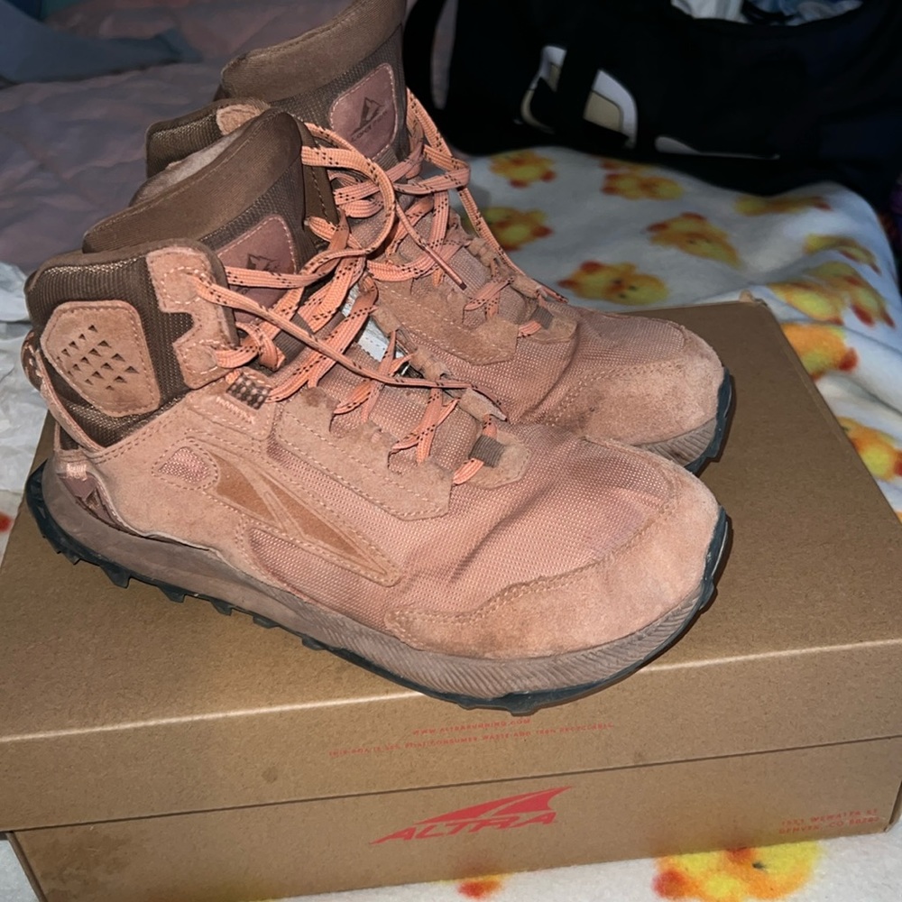 Lone peak 7 Altra trail hiking boot 2023 women’s 8.5 worn once with box